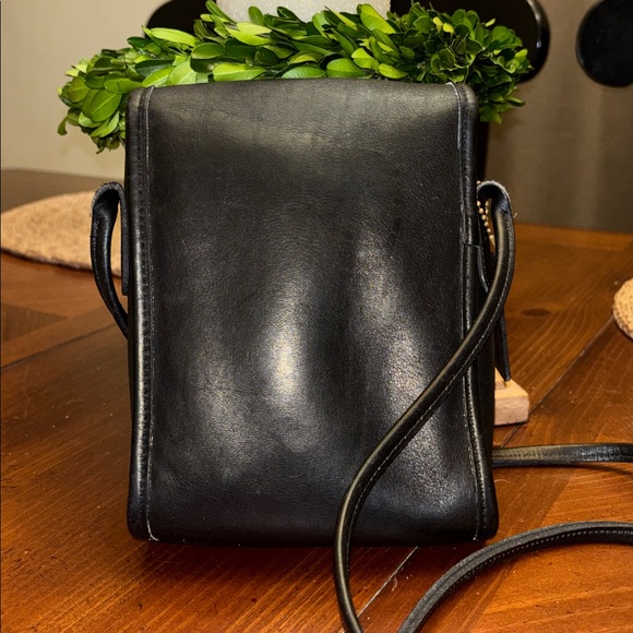 Coach vintage Black Leather Scooter Crossbody Bag 9893 - Picture 4 of 16